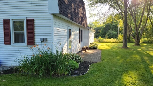 Building Photo - 1646 Boies Rd