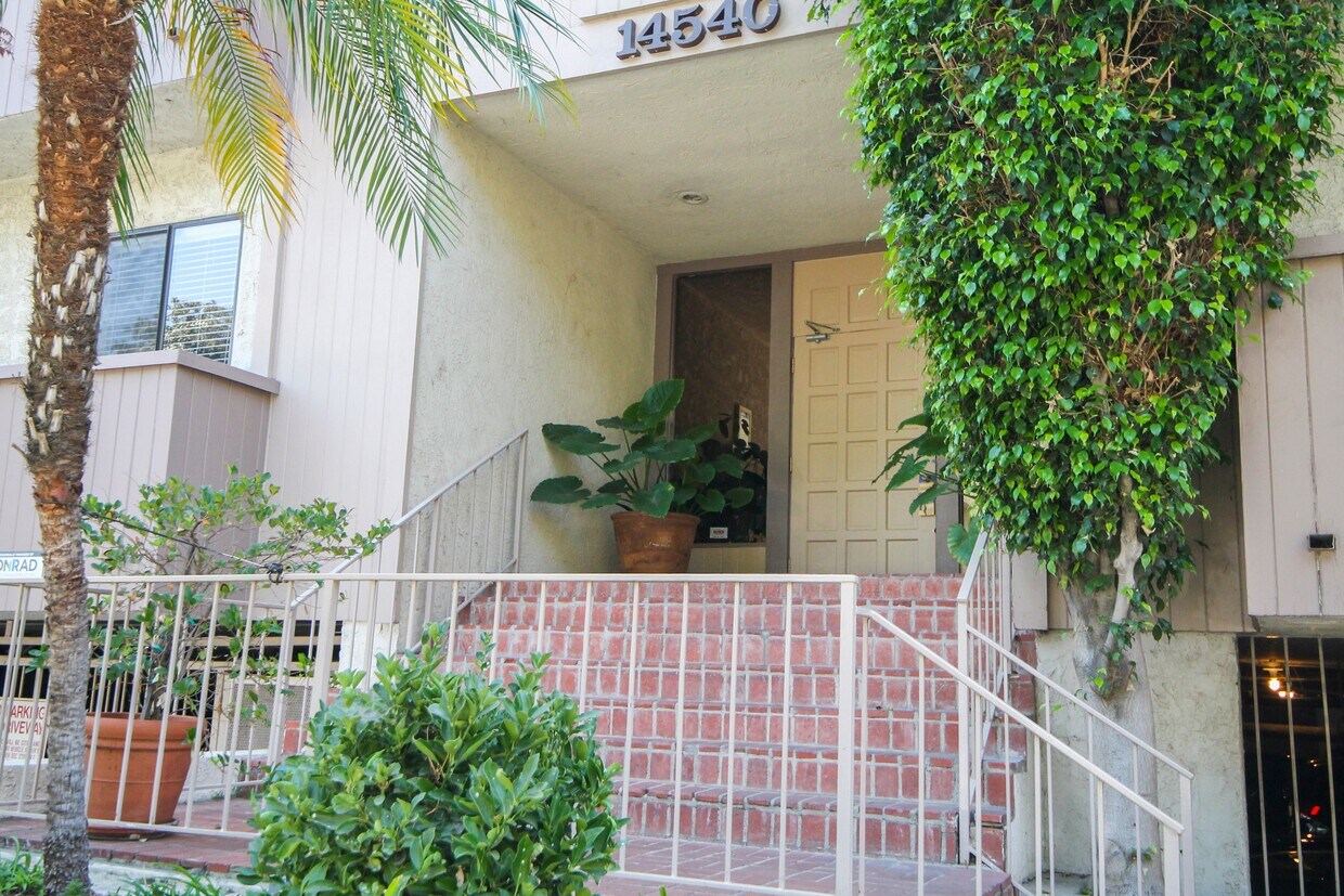 14540 Dickens St Unit 106, Sherman Oaks, CA 91403 Apartments in