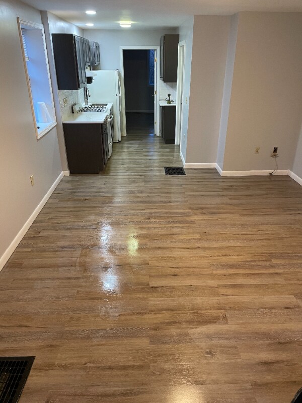 Primary Photo - 33 Cohoes Rd