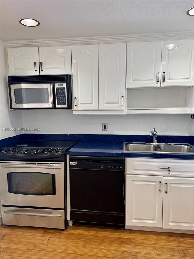 Foto del edificio - 13499 Biscayne Blvd