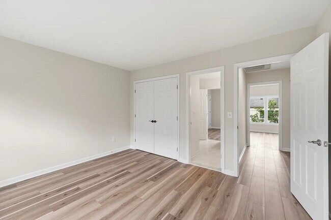 Foto del edificio - 207 Roundhouse Ct