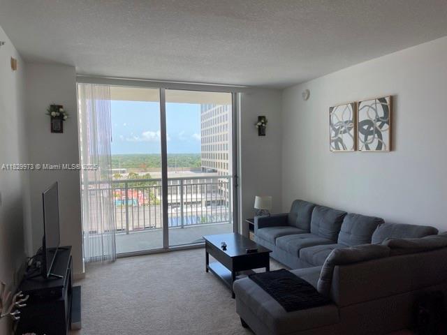 Foto del edificio - 9066 SW 73rd Ct