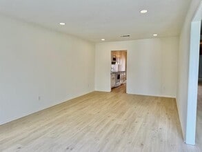 Building Photo - 495 Yorktown Ln