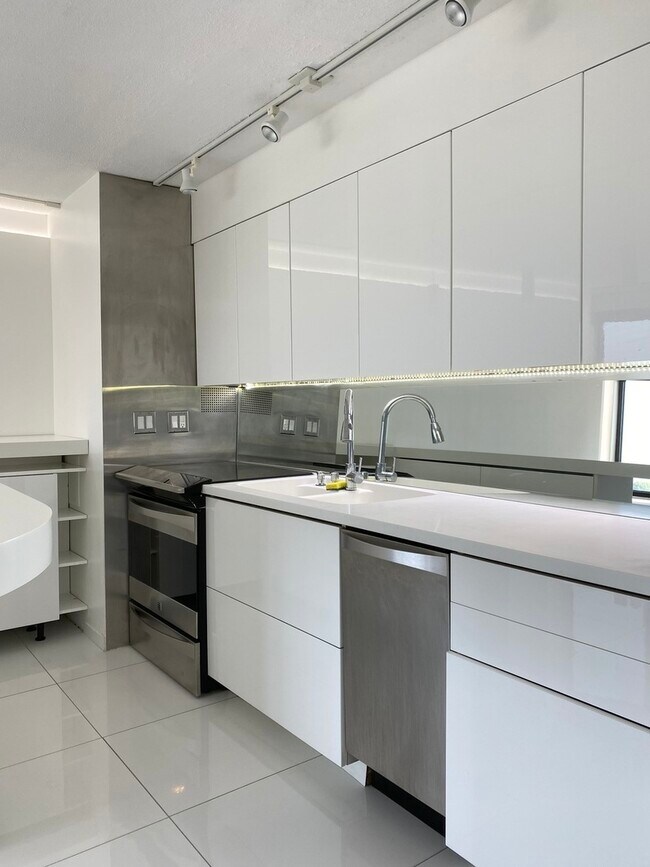Foto del edificio - 3100 N Lake Shore Dr