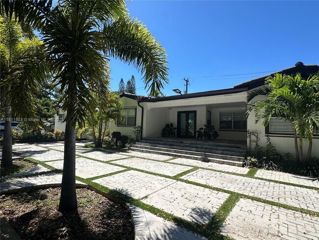 Foto del edificio - 6080 SW 16th St
