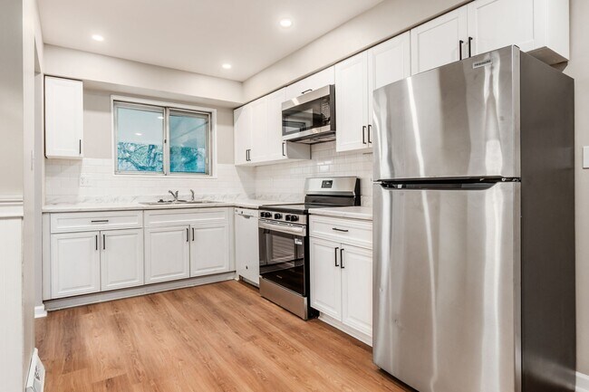 Foto del edificio - 2652 Landsburn Dr