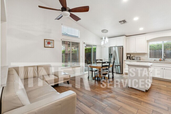 Foto del edificio - Roseville 3 bedroom home! - Tier 2