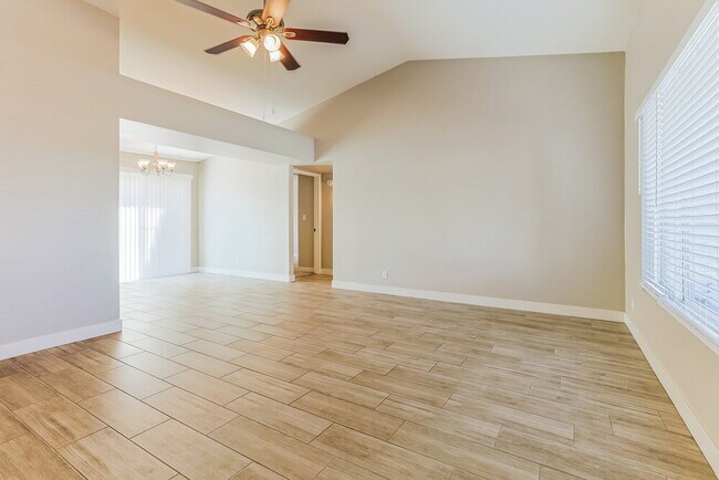 Foto del edificio - 1415 N Ironwood St