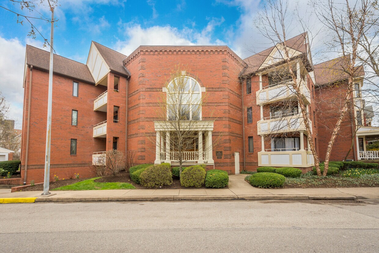 Primary Photo - 100 Denniston St