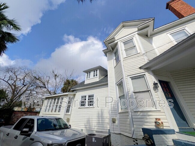 Foto del edificio - 911 N Spring St