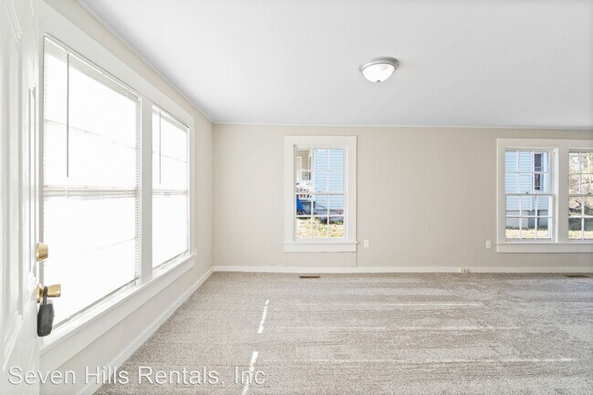 Building Photo - 3 br, 1 bath House - 502 Burnett Ferry Road