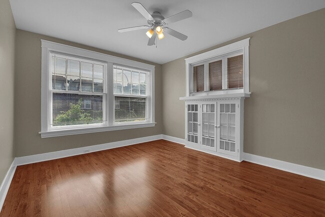 Building Photo - Showtime in Tower Grove South