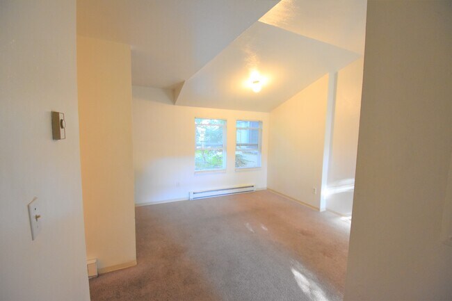 Building Photo - 1034 Spruce St