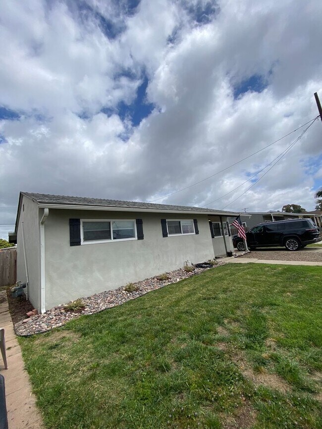 Building Photo - Gorgeous, Spacious 3 bed / 1 bath located near Encanto, San Diego!