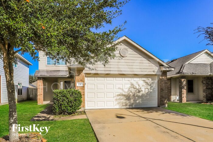 Foto principal - 2110 Nichole Woods Dr