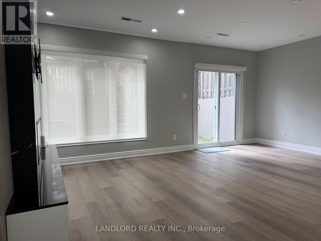 Building Photo - 60-260 Barondale Dr