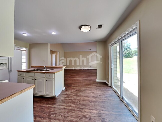 Building Photo - 412 Briarwood Rd