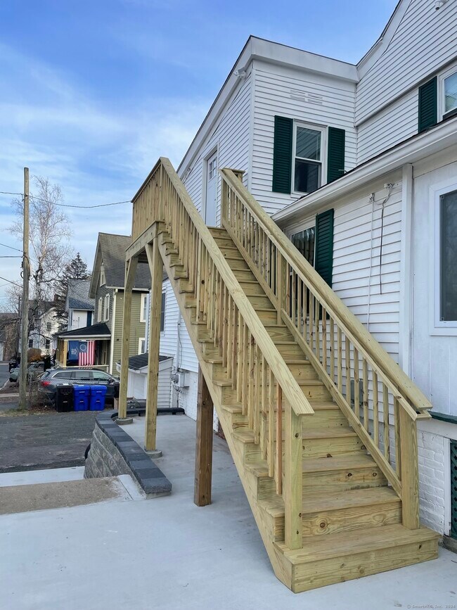 Building Photo - 176 S Main St
