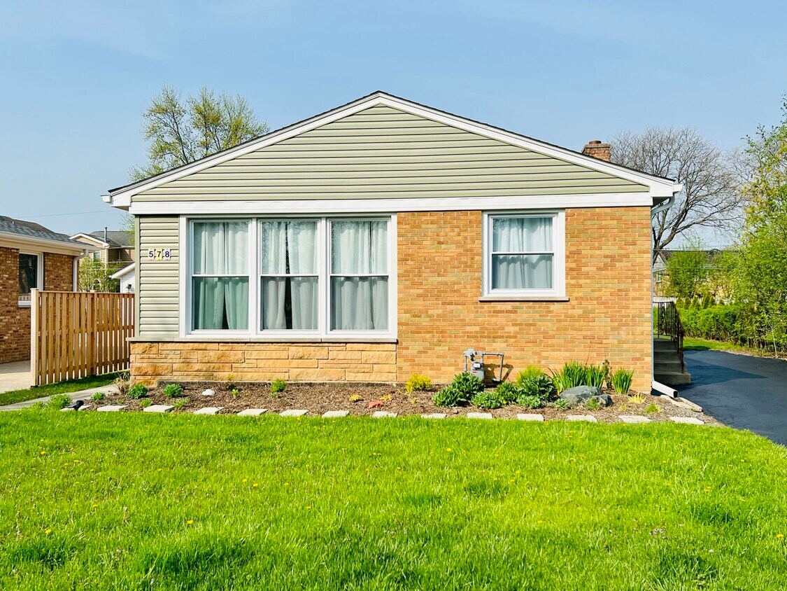 Primary Photo - 578 Sumac Rd