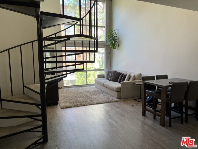 Foto del edificio - 1440 Veteran Ave