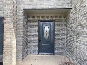 Building Photo - 5906 Drenner Park Ln