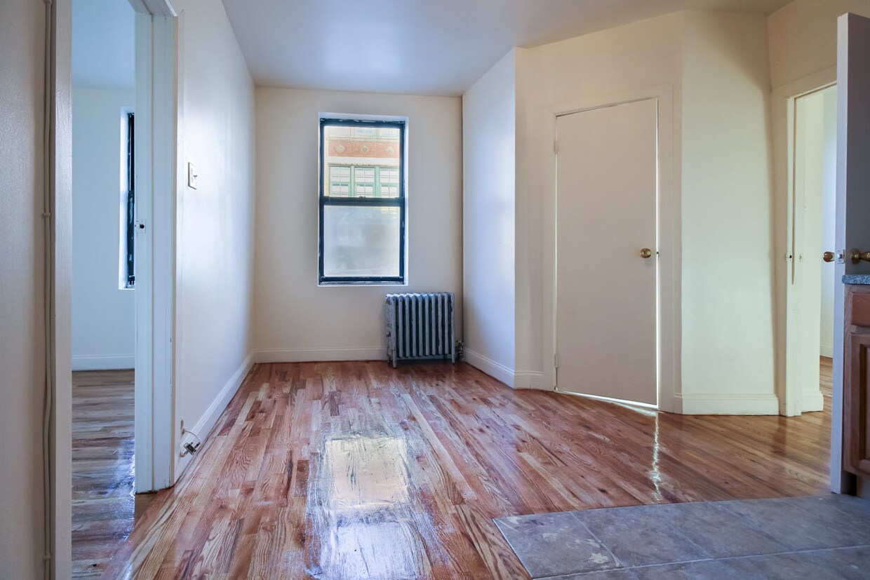 Foto principal - 310 S 3rd St