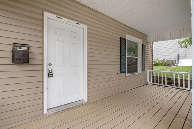 Foto del edificio - 735 Sylvan Ct