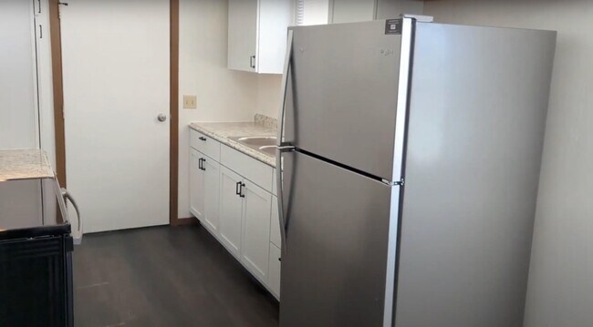 Foto del edificio - 732 Crestview Dr