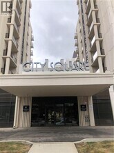 Building Photo - 85 Robinson St