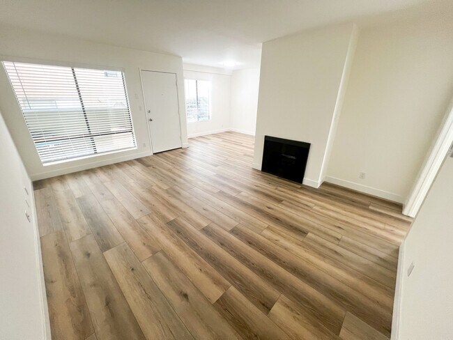 Foto del edificio - 824 Bay St