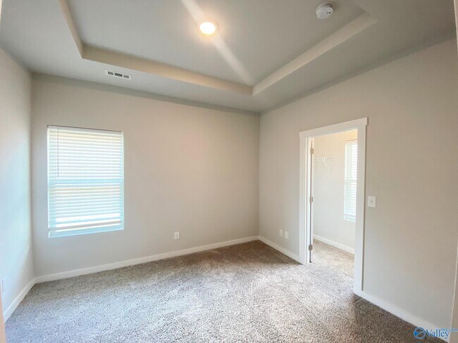 Foto del edificio - 4220 Textile Ln