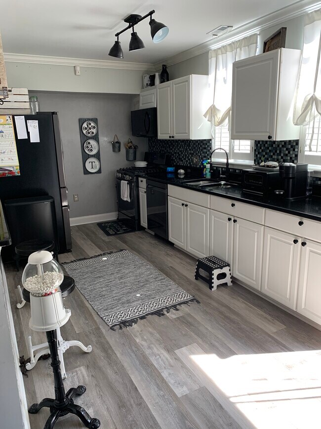 Kitchen - 1244 Carrollsburg Pl SW