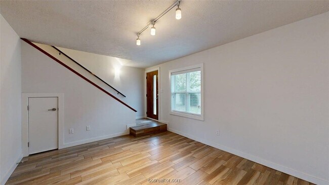 Building Photo - 500 First Street Unit 1