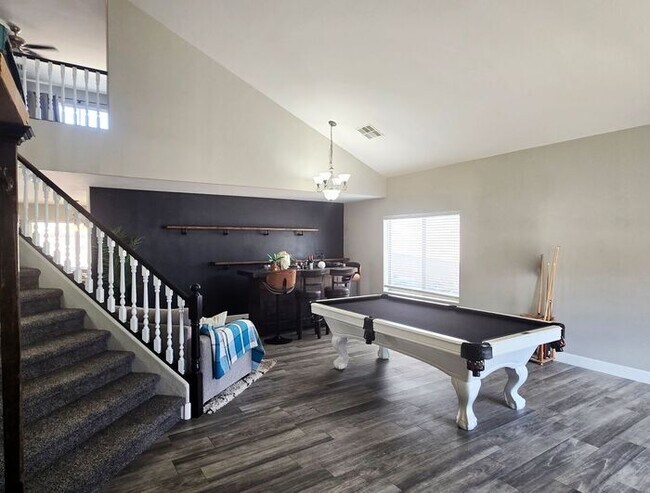Building Photo - 2 story 3-bed, 2-bath home in San Tan Valley!