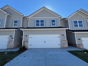 Building Photo - 200-C Alston Ridge Dr