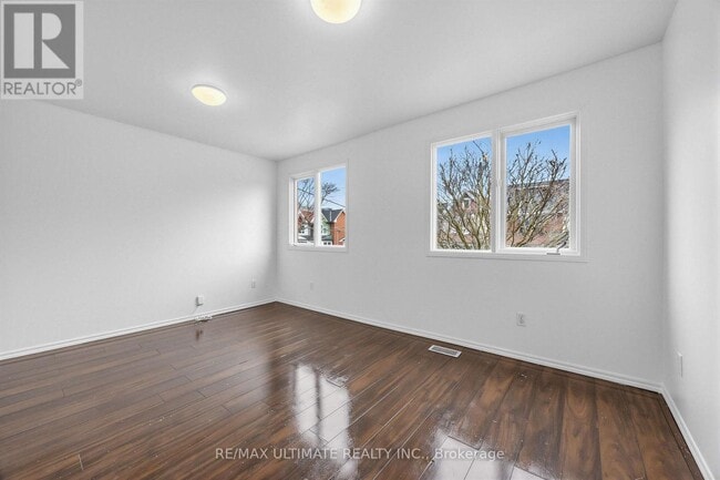 Building Photo - 57 Shanly St