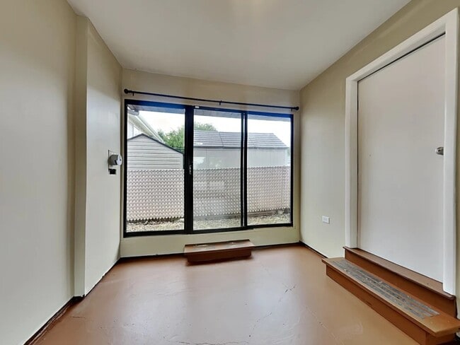 Foto del edificio - 17343 Odell Ave