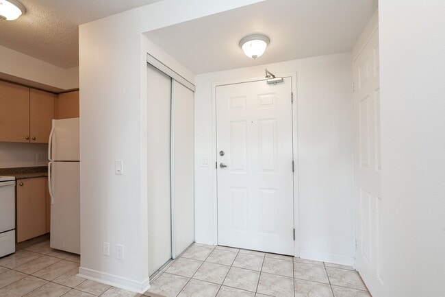 Building Photo - 333 Sidney Belsey Cres