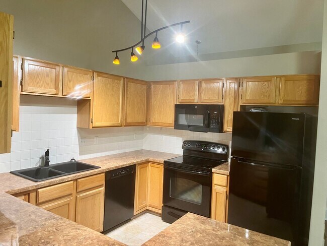 Foto del edificio - Charming 2 Bedroom House with Office, Fenc...