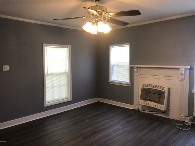 Foto del edificio - 7712 Long Ridge Rd