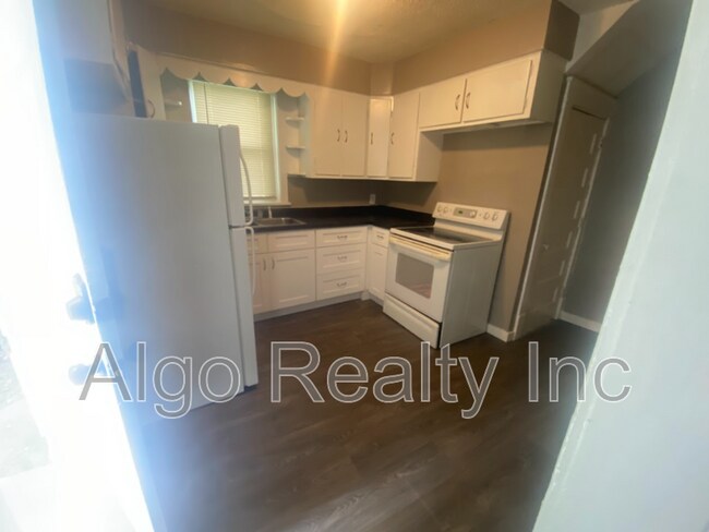 Foto del edificio - 2511 N Logan Ave