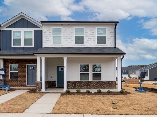Building Photo - 712 Southland Dr