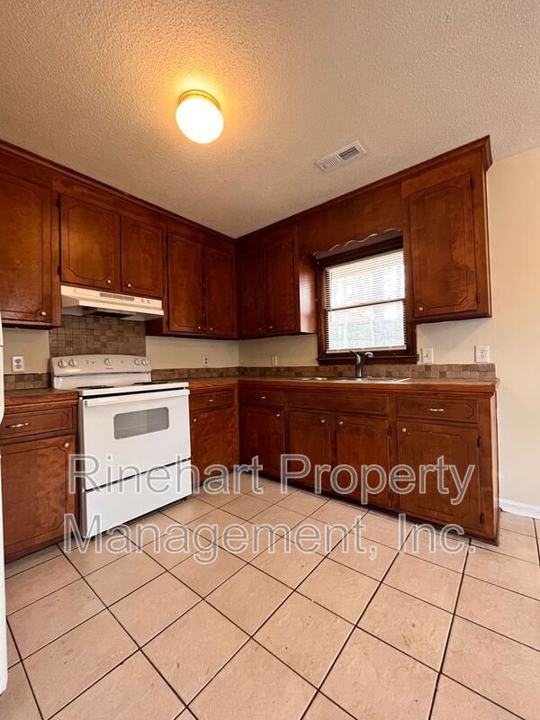 Foto del edificio - 10 Rosewood Ln