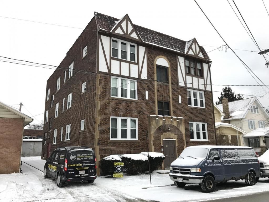 Primary Photo - 1682 Elbur Ave