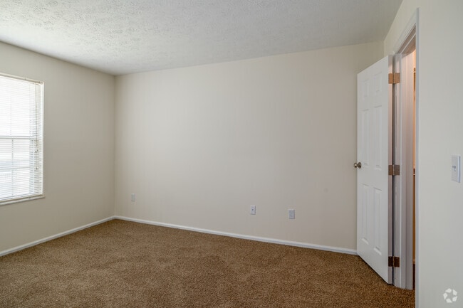 The Kentucky Derby - 676SF -Bedroom - Hunt Club Apartments