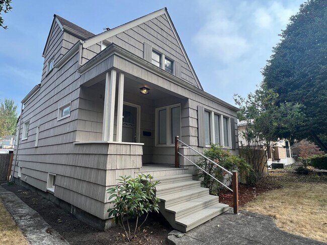 Building Photo - Magnolia - Large 3 BDRM/1 BATH Home - Now ...