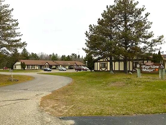 Building Photo - 500 Pineview Ct