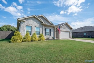 Building Photo - 117 Red Fox Wy