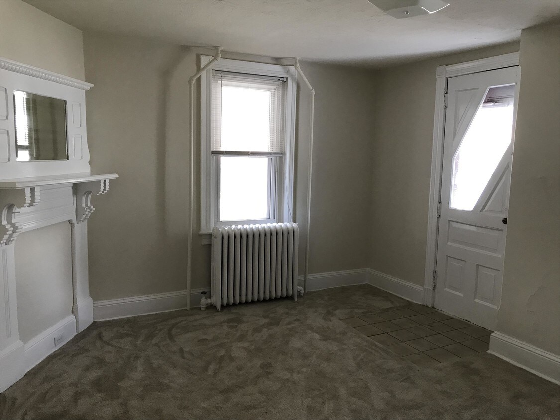 Foto principal - 328 E King St