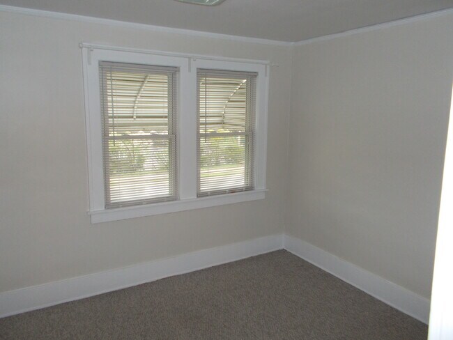 Foto del edificio - 311 Phillips Pl